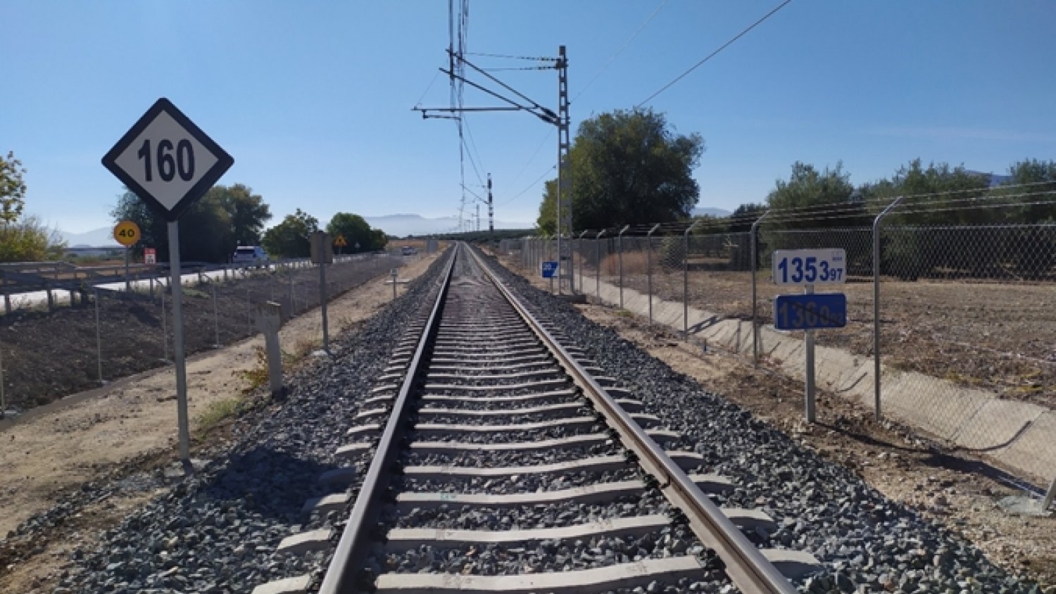 Adif adjudica la asistencia al mantenimiento de la electrificación de la red ferroviaria convencional sur