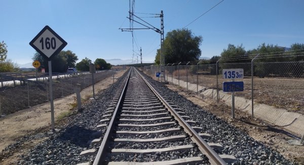 Adif adjudica la asistencia al mantenimiento de la electrificación de la red ferroviaria convencional sur