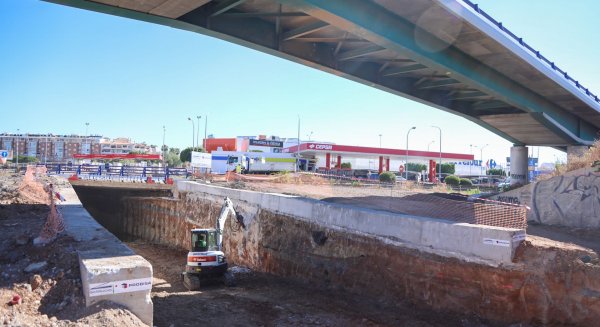 El vial paralelo a la MA-20 de acceso a la autovía entra en servicio
