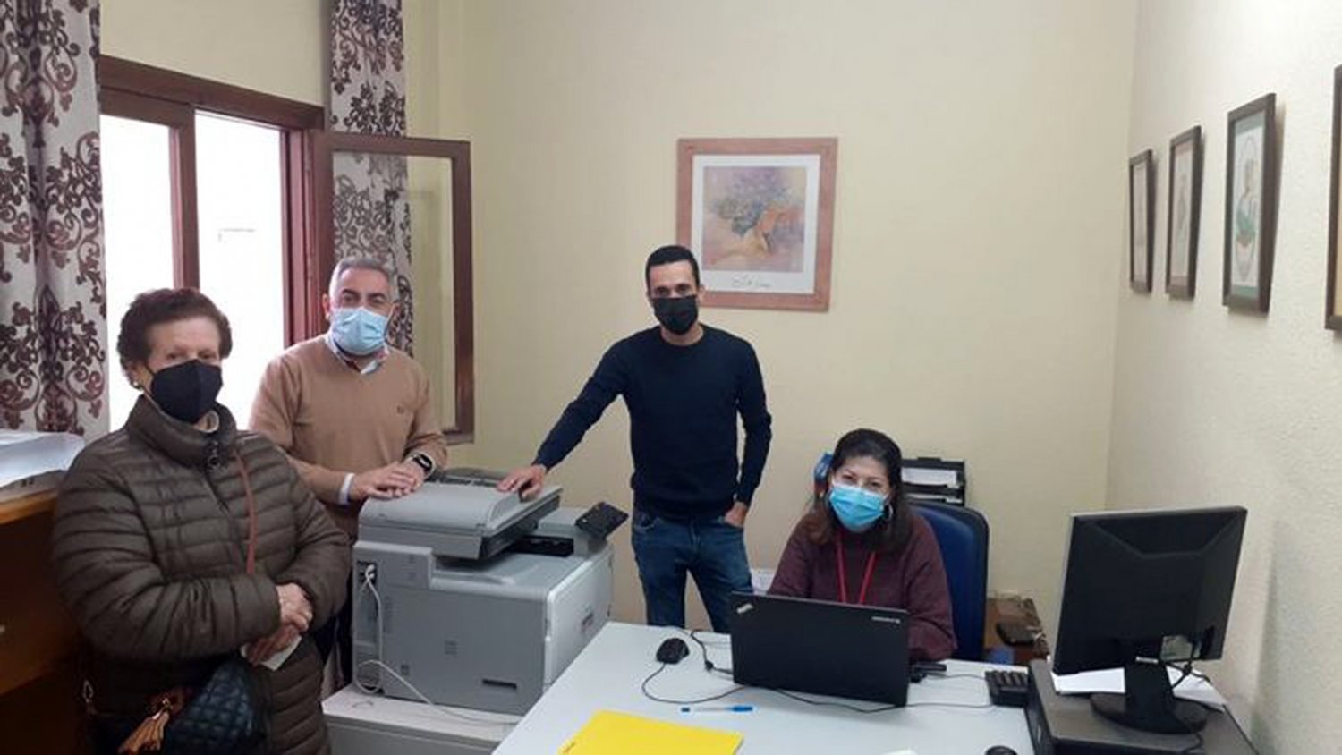 Antequera acerca el certificado de vacunación covid a personas con brecha digital