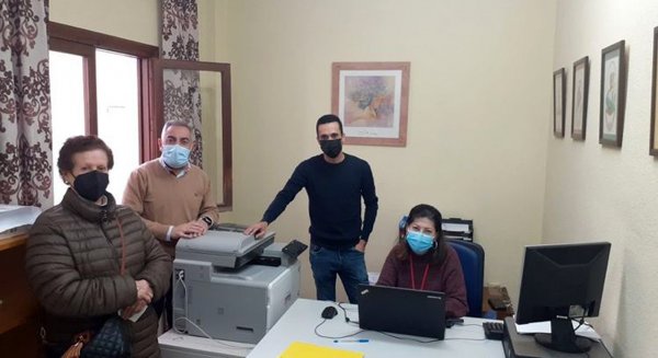 Antequera acerca el certificado de vacunación covid a personas con brecha digital