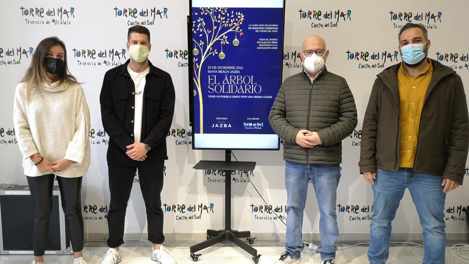 Torre del Mar realiza una iniciativa solidaria promovida por el Grupo Jazba