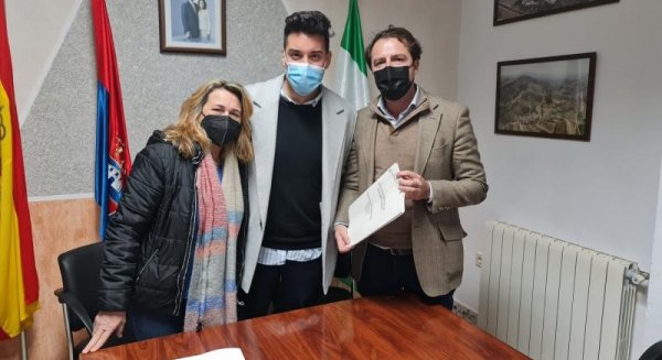 Diputación anuncia que financiará la reforma de la plaza de la Constitución de Alfarnatejo