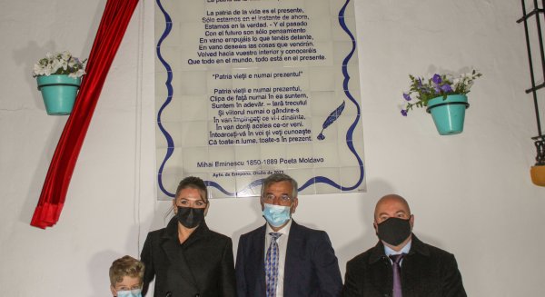 Estepona amplía la Ruta de la Poesía con una obra del autor Mihai Eminescu