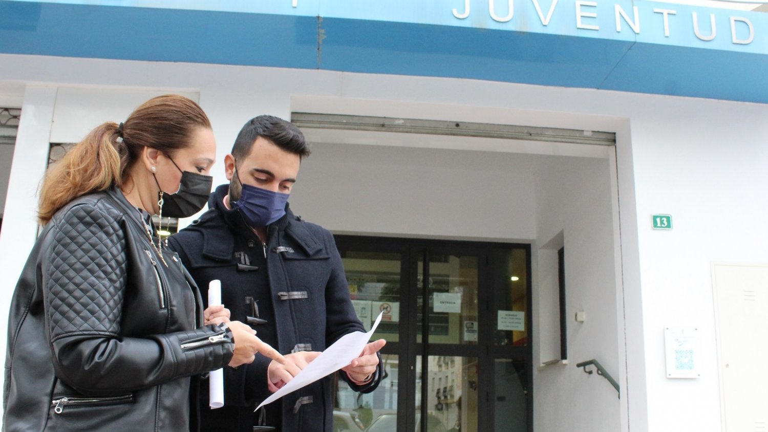 Un total de 150 jóvenes de Fuengirola reciben ayudas municipales al transporte universitario