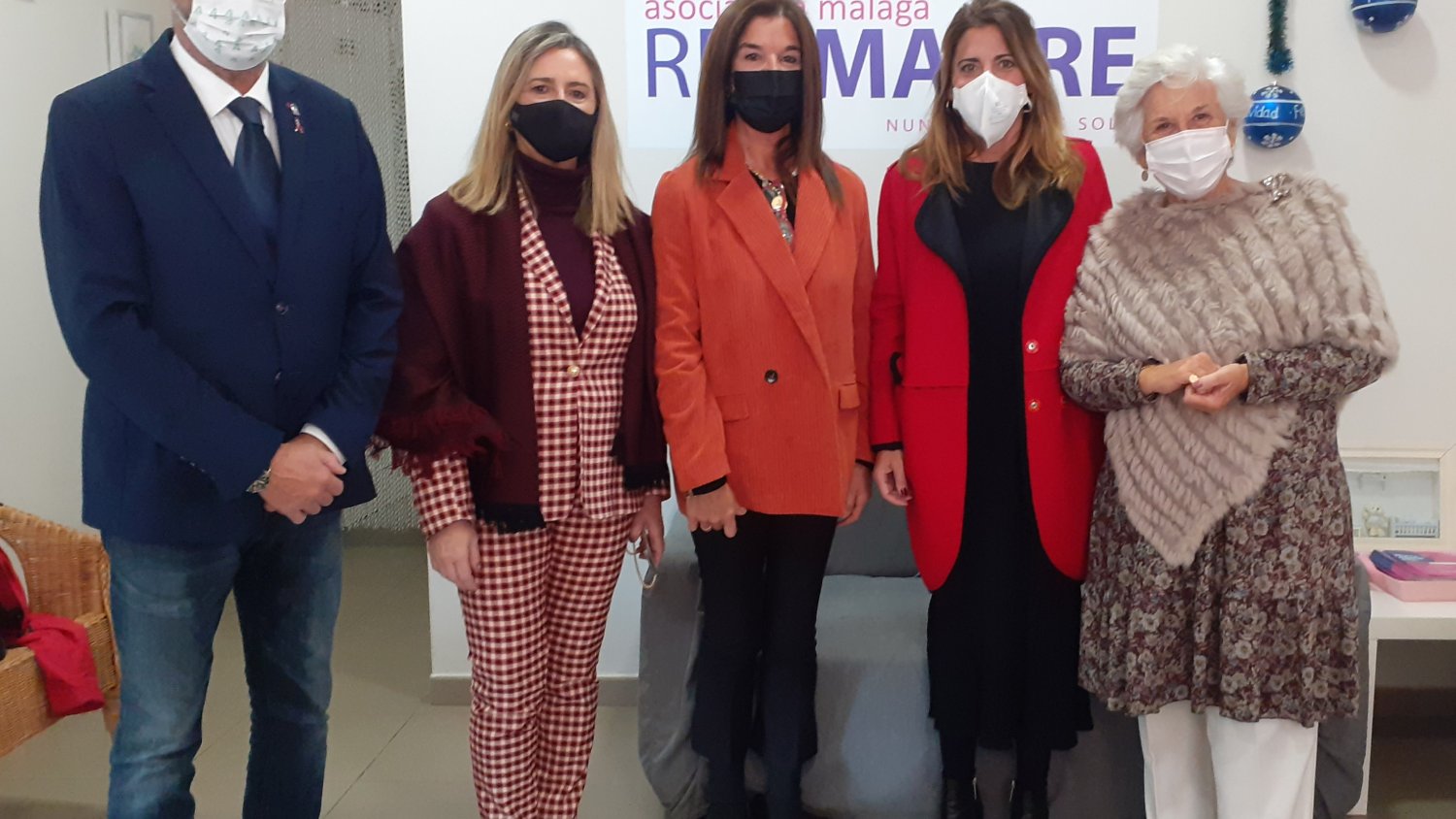 La secretaria general de Familias visita las instalaciones de Red Madre en Málaga