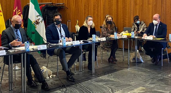 El Alcalde de Antequera participa en Sevilla en la asamblea de la Red de Ciudades AVE