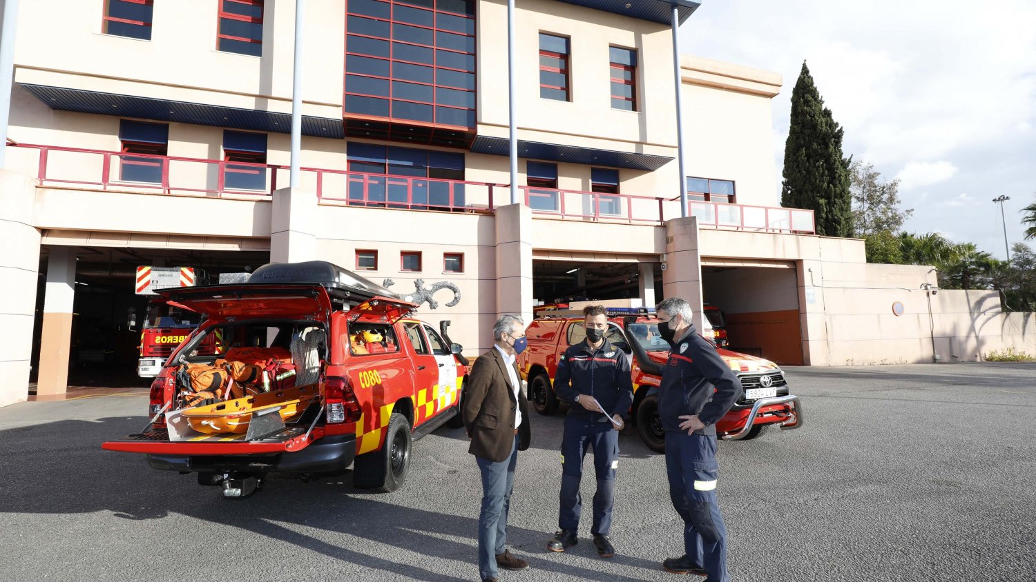 El Cuerpo de Bomberos de Marbella incorpora dos nuevos vehículos de rescate a su parque móvil