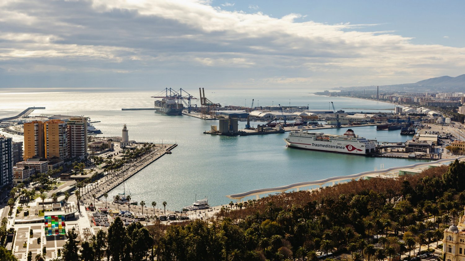 Telefónica y NTT Data llevan el 5G para incrementar la seguridad del Puerto de Málaga