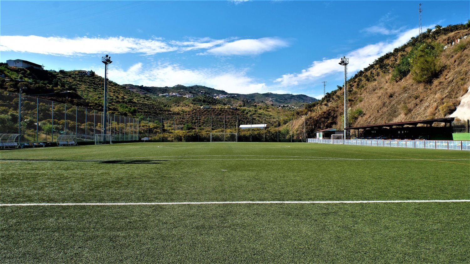 Deportes instala equipos de sonido en los campos de fútbol de Benagalbón y La Cala del Moral