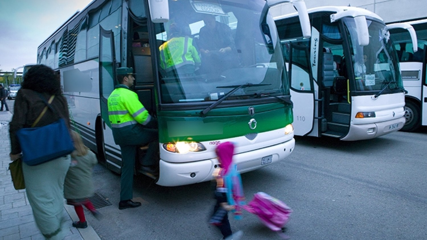 Tráfico pone en marcha una nueva campaña para controlar los autobuses escolares