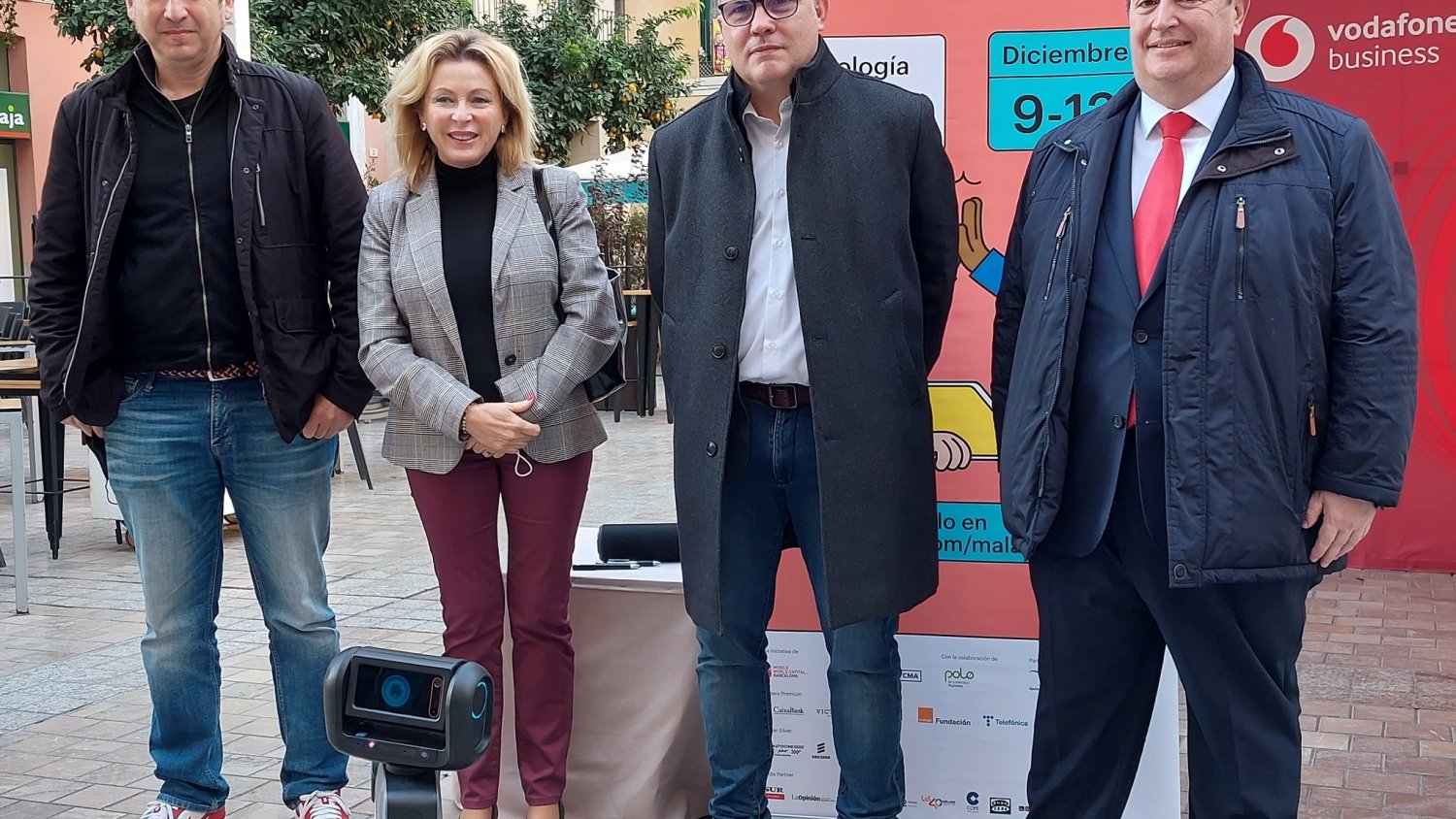 Junta y Vodafone presentan en la Mobile Week de Málaga un asistente inteligente multiidioma con tecnología 5G