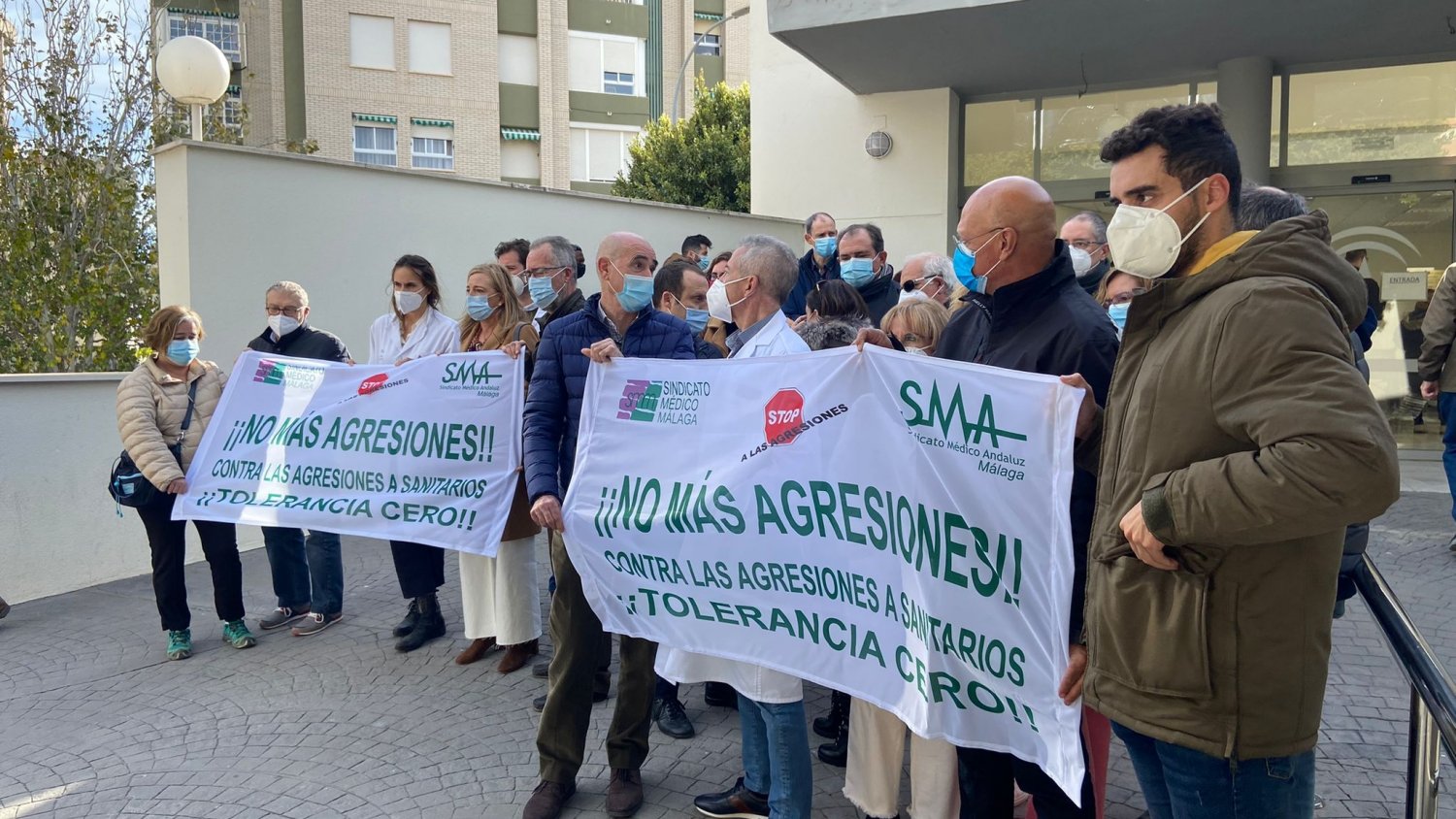 El SMM se concentra a las puertas del centro de salud de Nueva Málaga tras la agresión a una pediatra