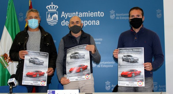 Estepona acoge la concentración de coches Ferrari en beneficio a la campaña 'Ningún Niño sin Juguete'