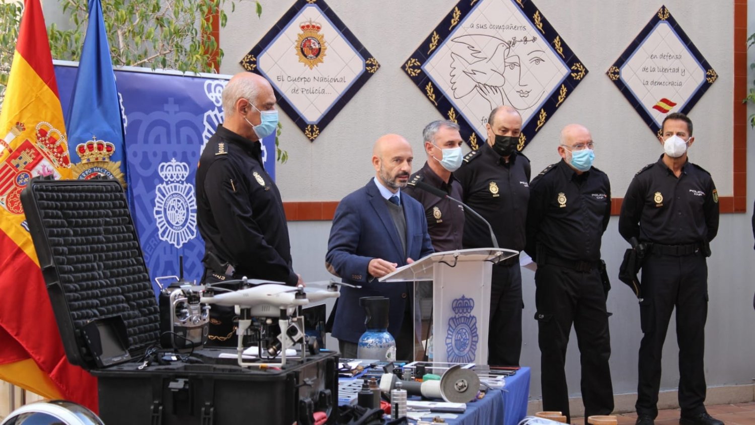 Un total de 1.850 agentes de la Policía Nacional refuerzan la seguridad durante la campaña de Navidad