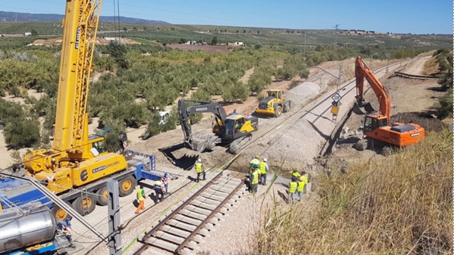 Adif adjudica tres obras de mejora de la infraestructura en Andalucía