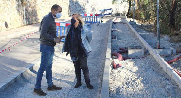 Fuengirola favorece el aparcamiento en Torreblanca con 10 nuevas plazas en la calle Acacias