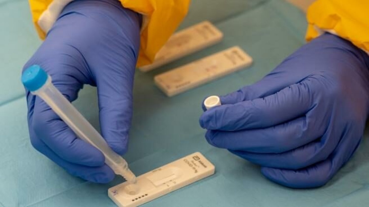Andalucía registra 1.226 nuevos contagios y cuatro fallecidos por covid-19