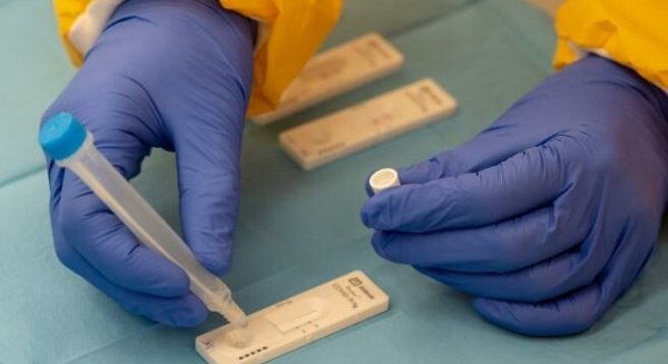 Andalucía registra 1.226 nuevos contagios y cuatro fallecidos por covid-19