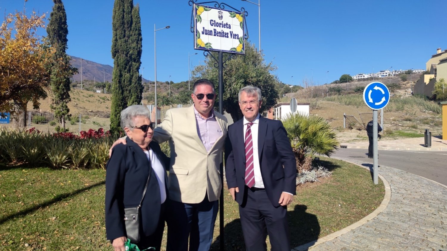 Estepona dedica una glorieta al empresario de Estepona Juan Benítez Vera