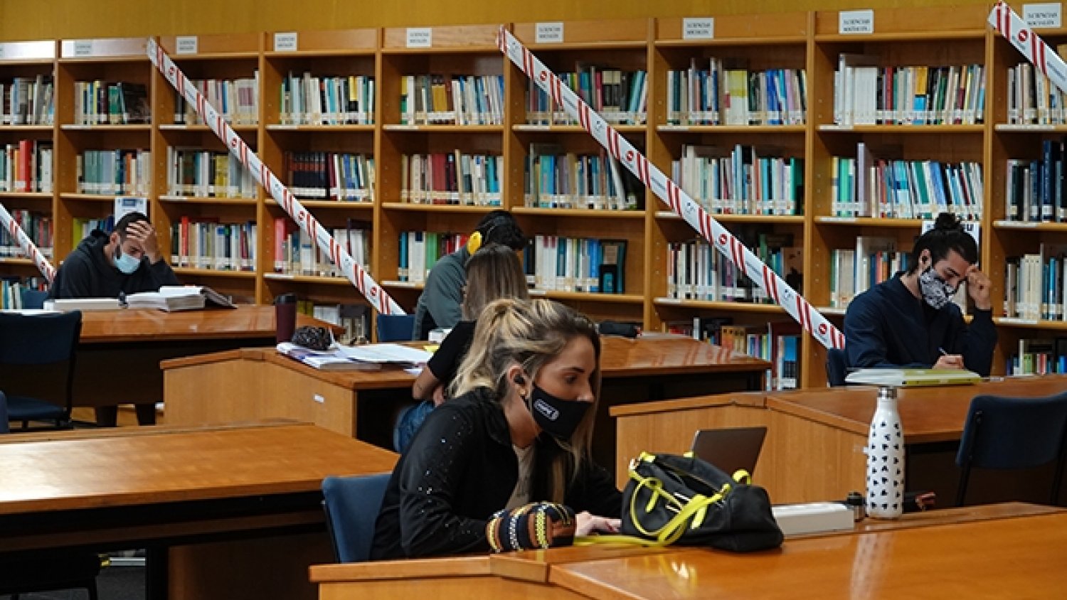 Las bibliotecas de la UMA recuperan su horario habitual