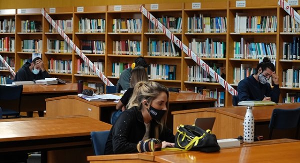 Las bibliotecas de la UMA recuperan su horario habitual