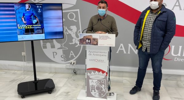 El Área de Deportes de Antequera promueve el desarrollo del primer Clinic Formativo de Fútbol