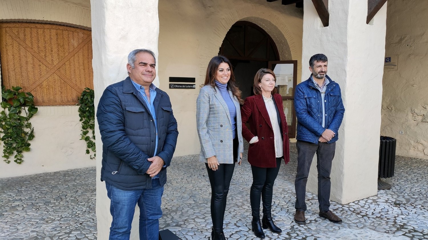 Turismo invierte más de 30.000 euros en un mirador panorámico del casco urbano de Frigiliana