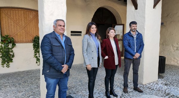 Turismo invierte más de 30.000 euros en un mirador panorámico del casco urbano de Frigiliana