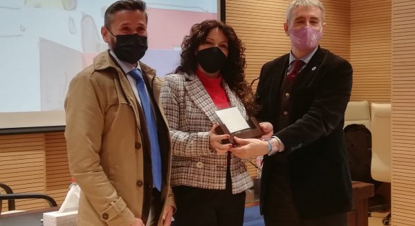 Igualdad recibe un premio por los avances en políticas LGTBI en Andalucía