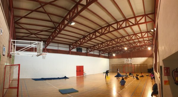 Rincón de la Victoria finaliza las obras de mejora en el Pabellón Deportivo del CEIP Tierno Galván