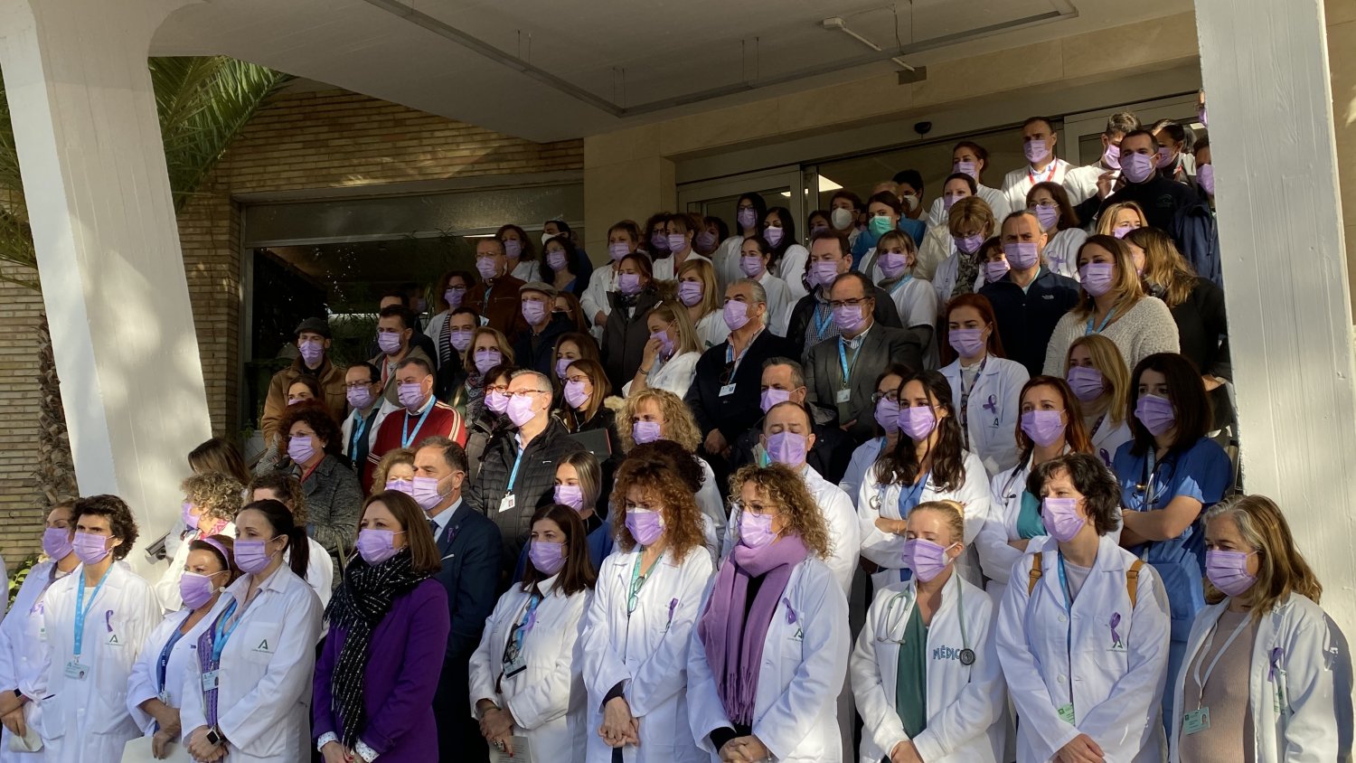 El Hospital Regional de Málaga celebra un acto contra la violencia de género