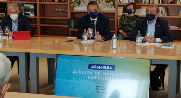 La Alianza de Municipios Turísticos traslada a la ministra la necesidad de contar con fondos específicos