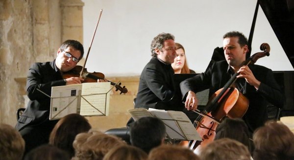 El Trío Arriaga homenajea a Piazzolla en un concierto organizado por el Colegio de Arquitectos de Málaga