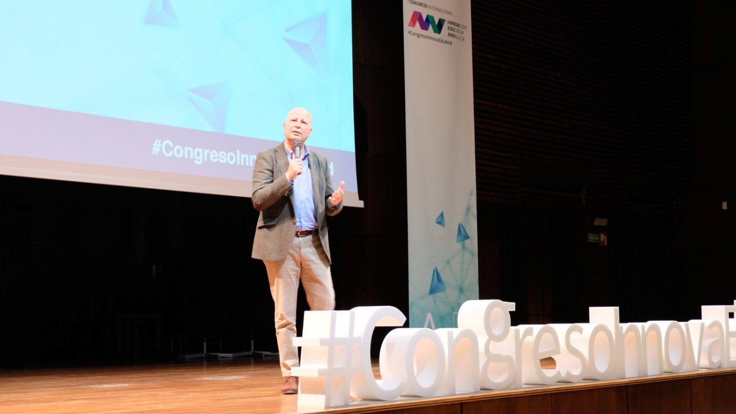 Imbroda pone en valor las actuaciones de la Consejería en el I Congreso Internacional de Innovación Educativa