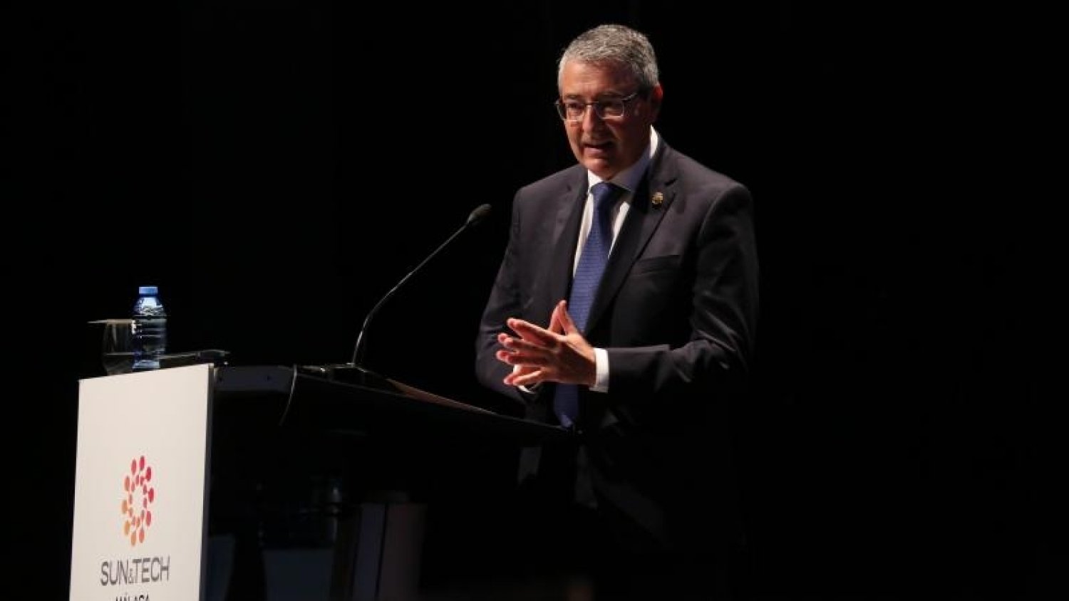 Salado asegura que el reto ante el auge tecnológico es consolidarse como referente internacional