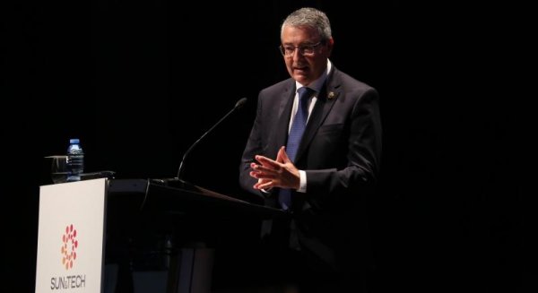 Salado asegura que el reto ante el auge tecnológico es consolidarse como referente internacional