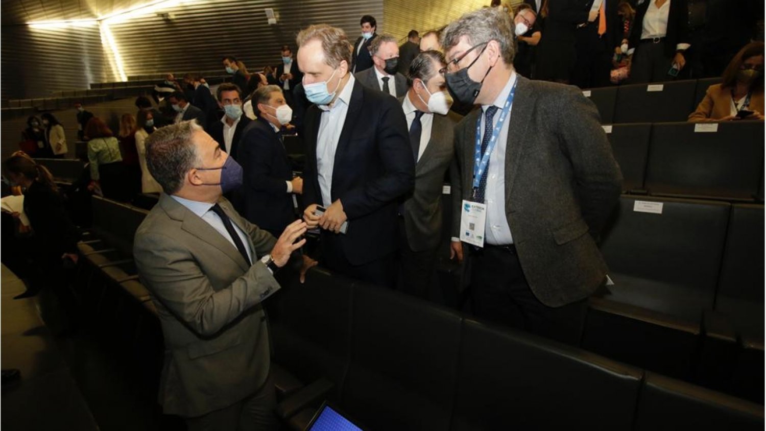 Bendodo afirma que Andalucía facilitará los trámites administrativos