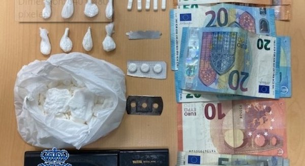 La Policía Nacional desmantela un punto de venta de cocaína en una cafetería de El Palo