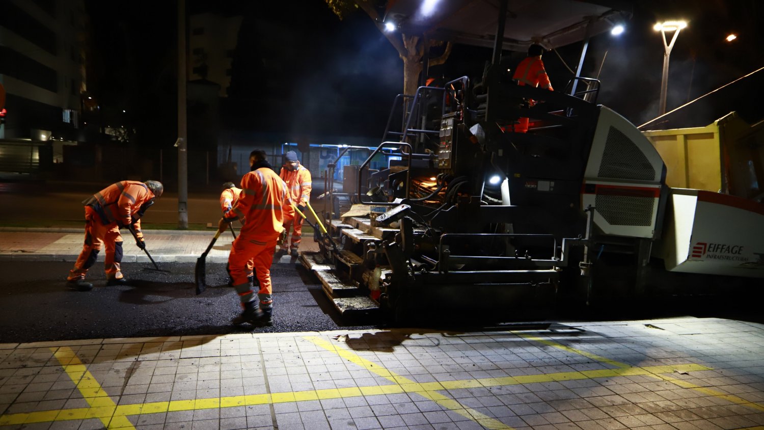 Marbella renueva el asfalto de más de 14.000 metros cuadrados de pavimento
