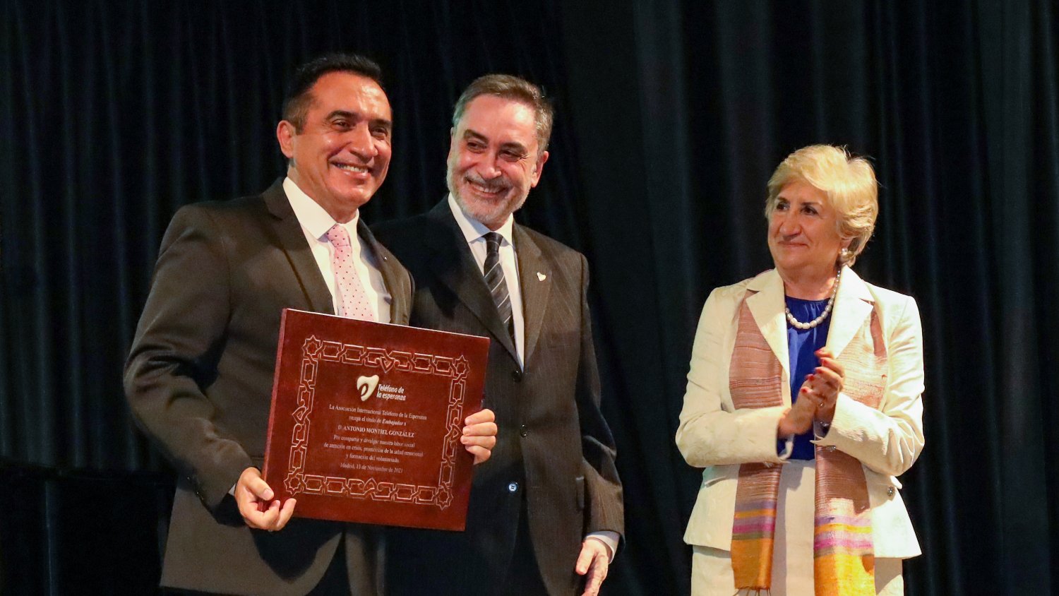 El Teléfono de la Esperanza distingue al pintor malagueño Antonio Montiel