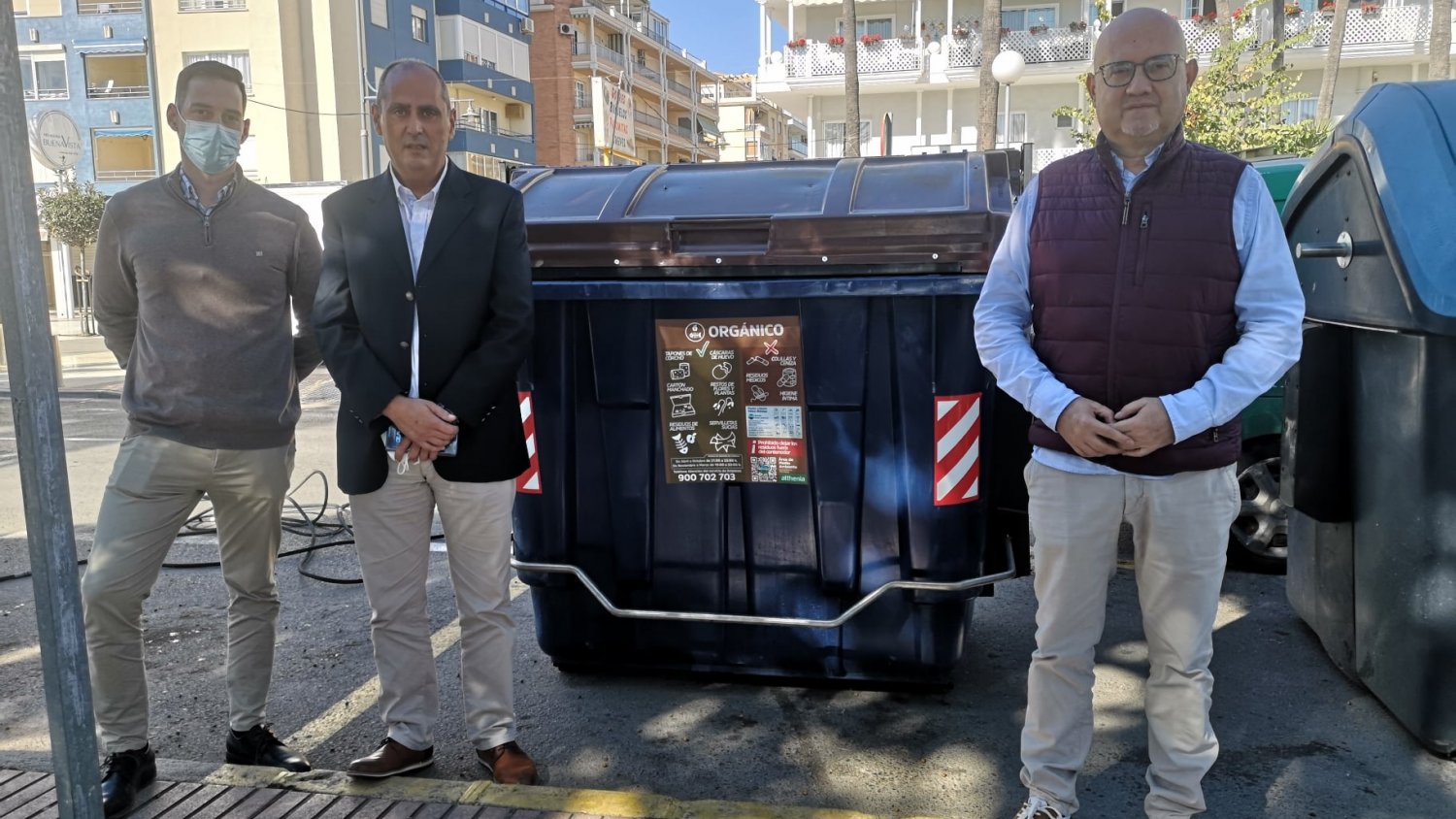 Medio Ambiente instala los primeros contenedores de orgánicos en Vélez-Málaga