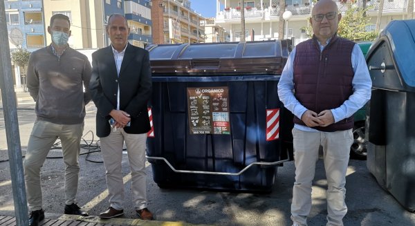 Medio Ambiente instala los primeros contenedores de orgánicos en Vélez-Málaga