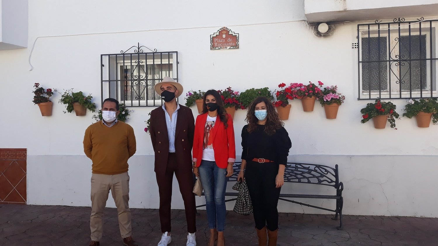 Turismo invierte 20.000 euros en la puesta en valor de la plaza Rocinante de Alfarnate