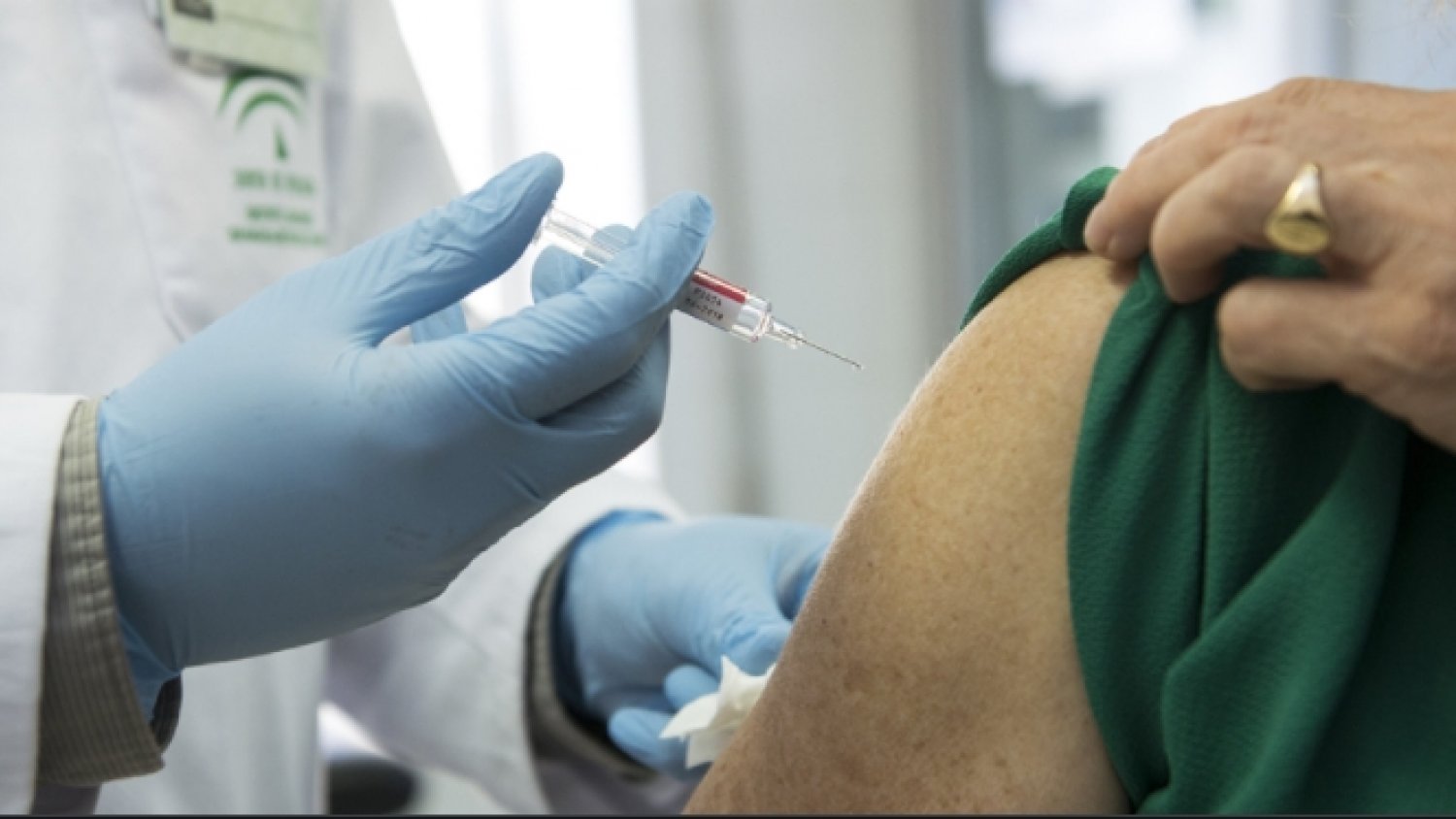 Unos 767.960 andaluces se han vacunado de la gripe desde el inicio de la campaña