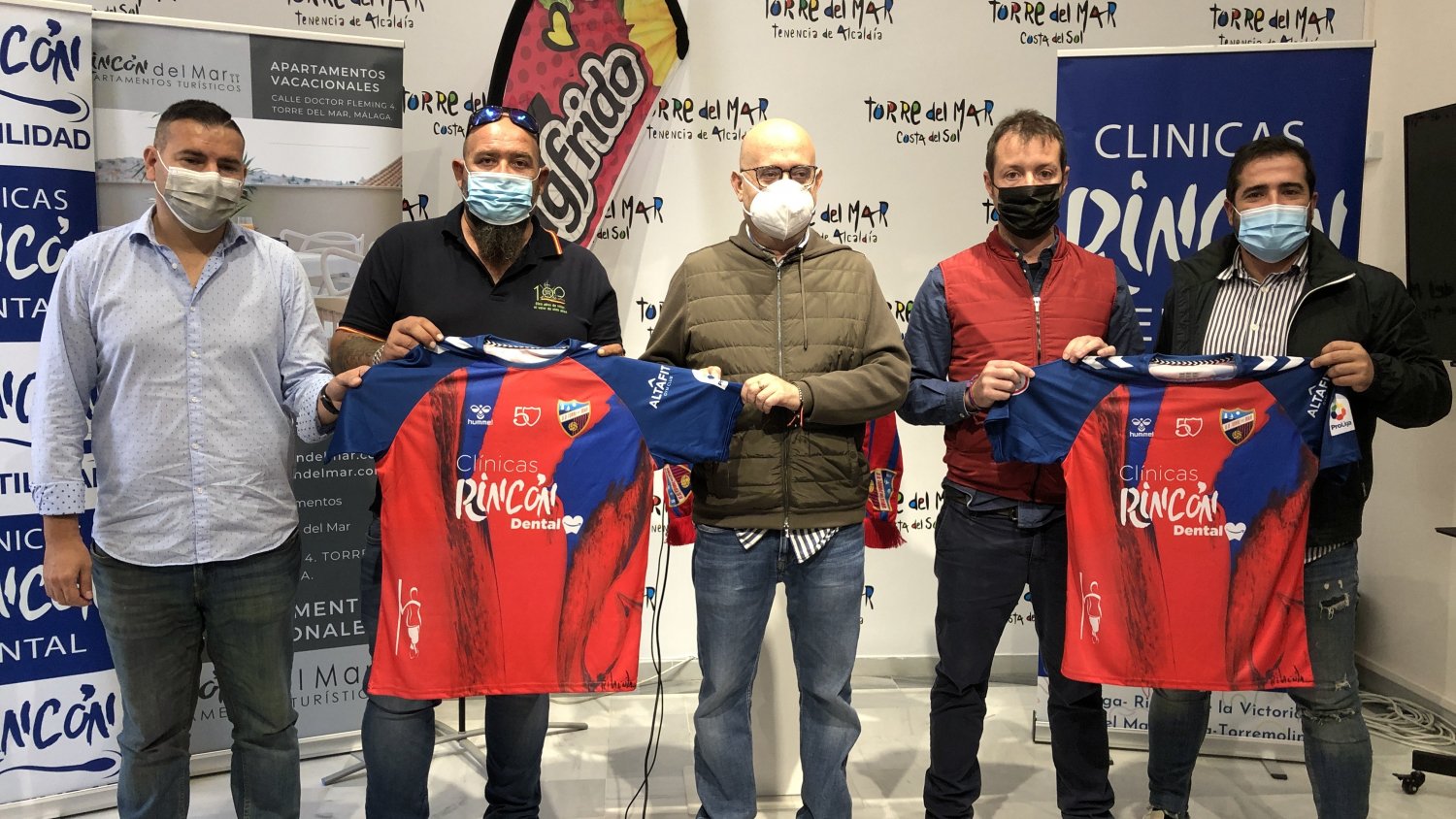 La Unión Deportiva Torre del Mar celebra su 50 aniversario en el estadio Juan Azuaga