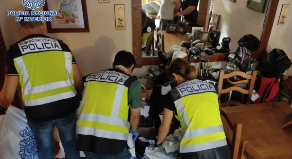 La Policía Nacional investiga a un hombre en Estepona por cometer más de una veintena de robos