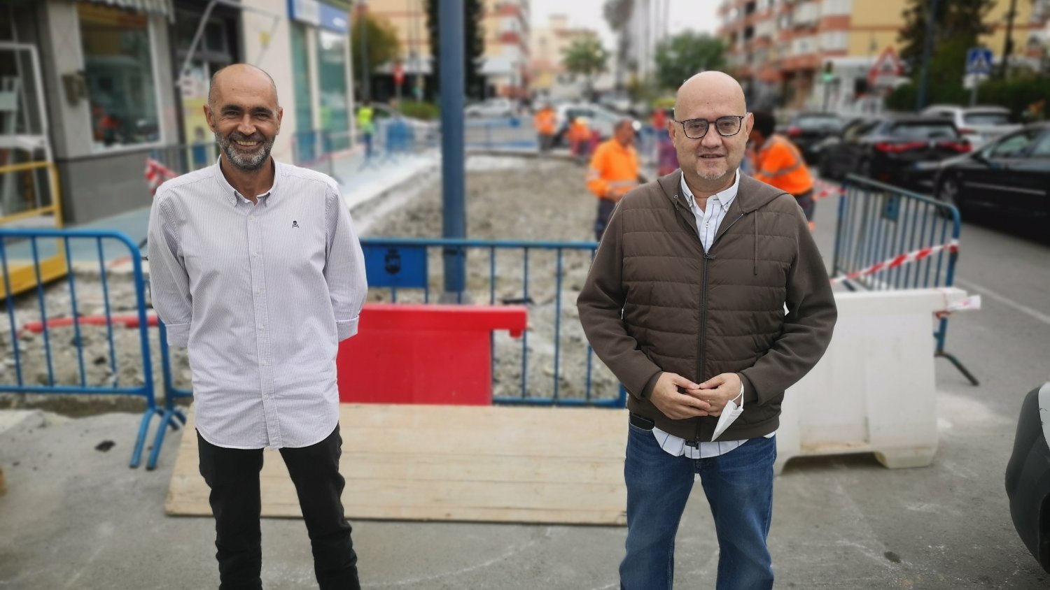 Infraestructuras renueva el acerado de calle Clavel de Torre del Mar
