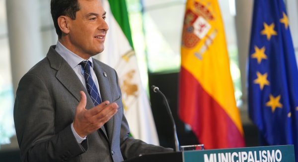 Moreno apuesta por que la Junta y los Ayuntamientos sean aliados en la búsqueda de soluciones