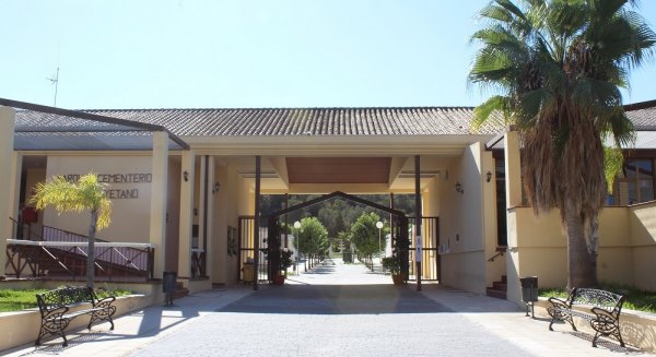 Fuengirola ofrece a los vecinos un servicio de autobuses gratuito al Parque Cementerio